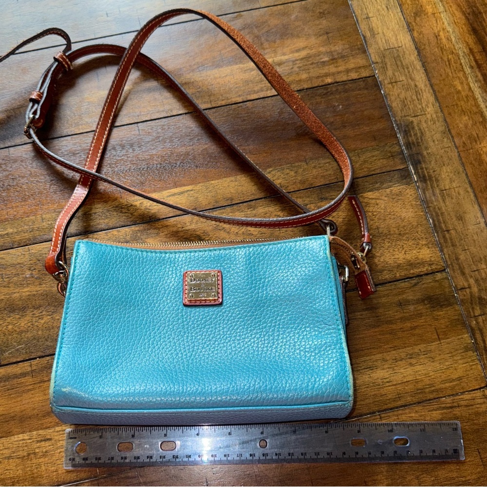 Dooney & Bourke crossbody bag. Teal. Good condition.